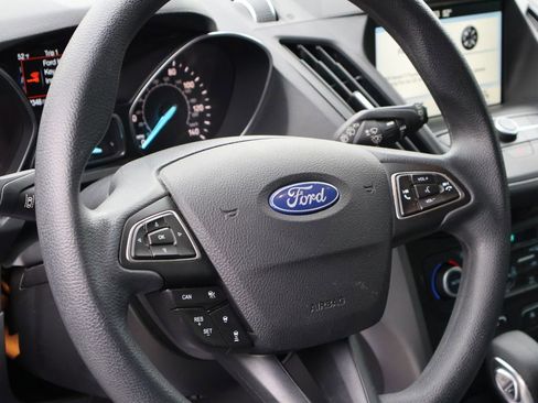 Used 2019 Ford Escape SE FWD image 17