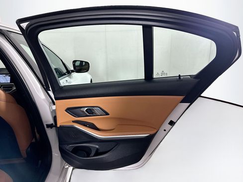 Used 2022 BMW 330e xDrive w/ Premium Package image 32