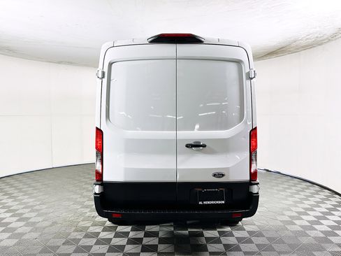 Used 2023 Ford E-Transit Medium Roof image 4
