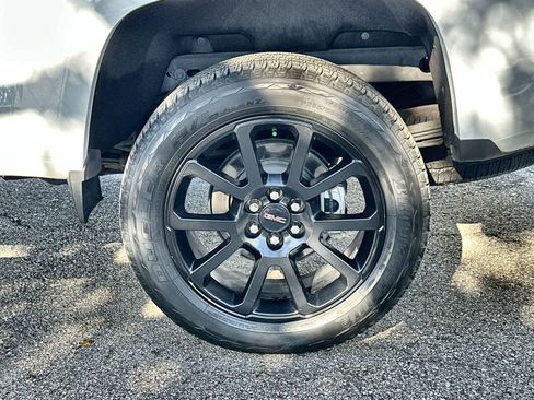 Used 2022 GMC Canyon Denali image 8