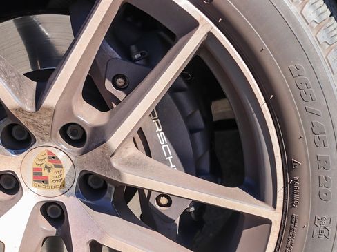 Used 2022 Porsche Macan image 16