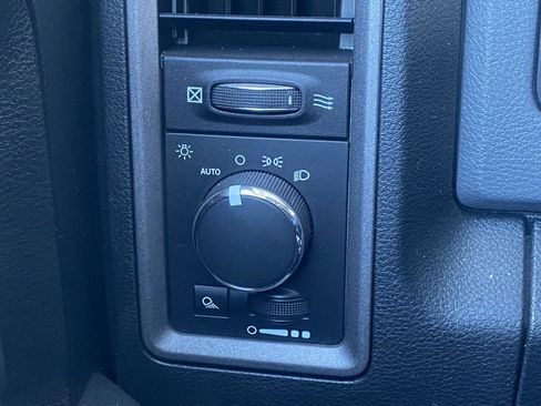 Used 2016 RAM 2500 Tradesman w/ Chrome Appearance Group image 16