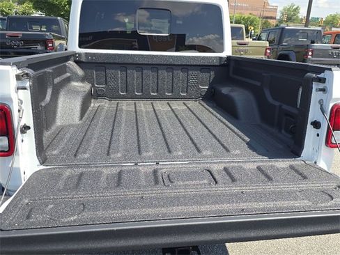 New 2025 Jeep Gladiator Sport image 8