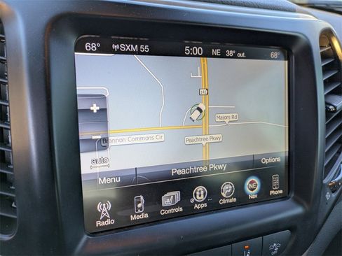 Used 2018 Jeep Cherokee Limited w/ Technology Group image 21