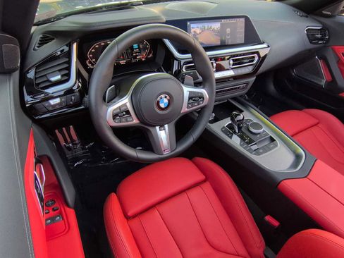 Certified 2024 BMW Z4 M40i w/ Premium Package RWD image 10