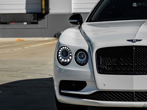 Used 2018 Bentley Flying Spur S V8 image 31