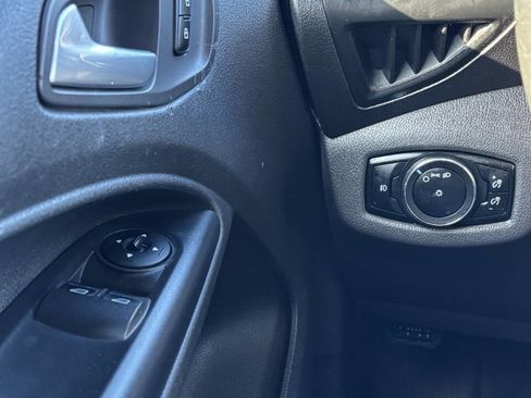 Used 2015 Ford Transit Connect XLT image 25