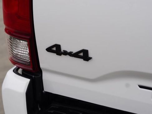 Used 2022 Toyota Tacoma SR w/ SX Package AWD/4WD image 10