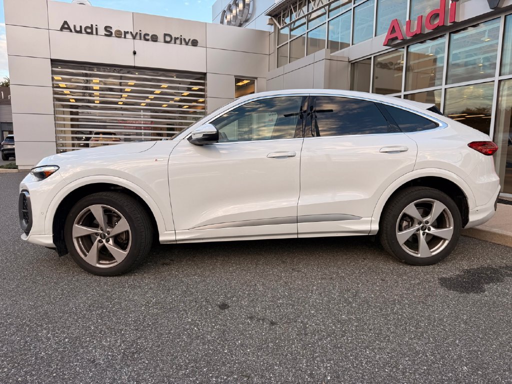 Certified 2025 Audi Q5 Premium Plus w/ Premium Plus AWD/4WD image 2