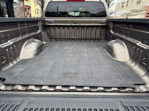 Used 2015 GMC Canyon SLT image 25