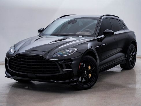 Used 2023 Aston Martin DBX 707 image 3