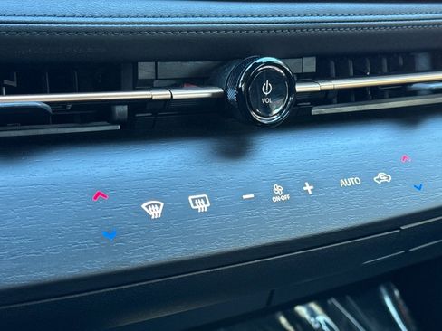 Certified 2023 Nissan Ariya FWD image 24