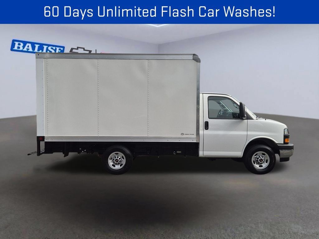 New 2025 GMC Savana 3500 w/ Power Convenience Package RWD image 2