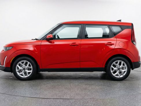 Used 2025 Kia Soul LX w/ LX Technology Package image 5