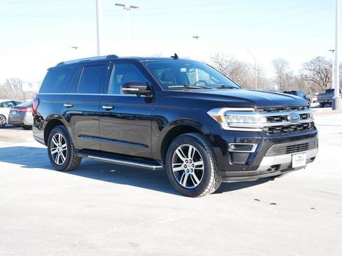 Used 2022 Ford Expedition Limited image 4