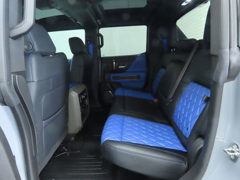 Used 2024 GMC Hummer EV 3X w/ LPO, Illumination Package image 21