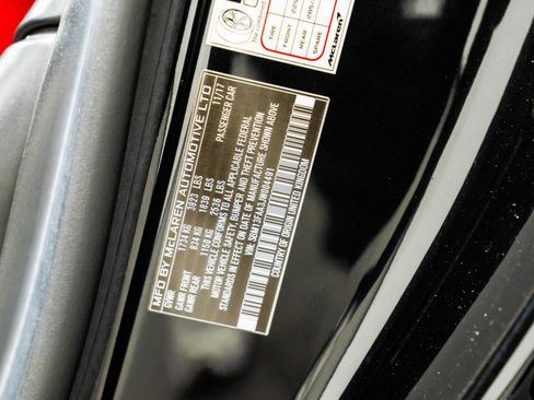 Used 2018 McLaren 570S Spider image 17