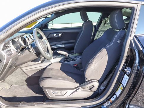 Used 2018 Ford Mustang GT w/ Black Accent Pkg image 7