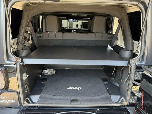 Used 2017 Jeep Wrangler Unlimited Sahara AWD/4WD image 24