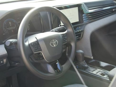 Used 2026 Toyota Camry LE FWD image 17