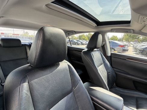 Used 2013 Lexus ES 350 w/ Luxury Pkg FWD image 20