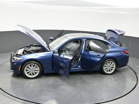 Used 2023 BMW 330i xDrive Sedan w/ Premium Package AWD/4WD image 39