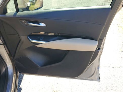 Used 2024 Cadillac XT4 Luxury image 37