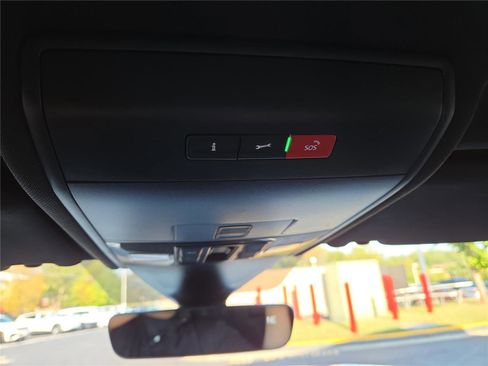 Used 2022 Volkswagen Atlas Cross Sport SEL R-Line image 23