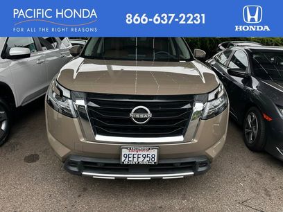 Used 2023 Nissan Pathfinder Platinum