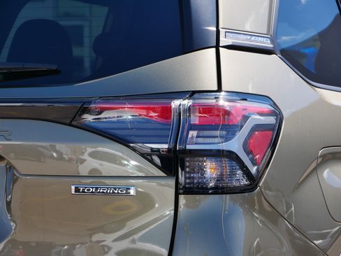 Certified 2025 Subaru Forester Touring w/ Popular Package - Touring AWD/4WD image 17