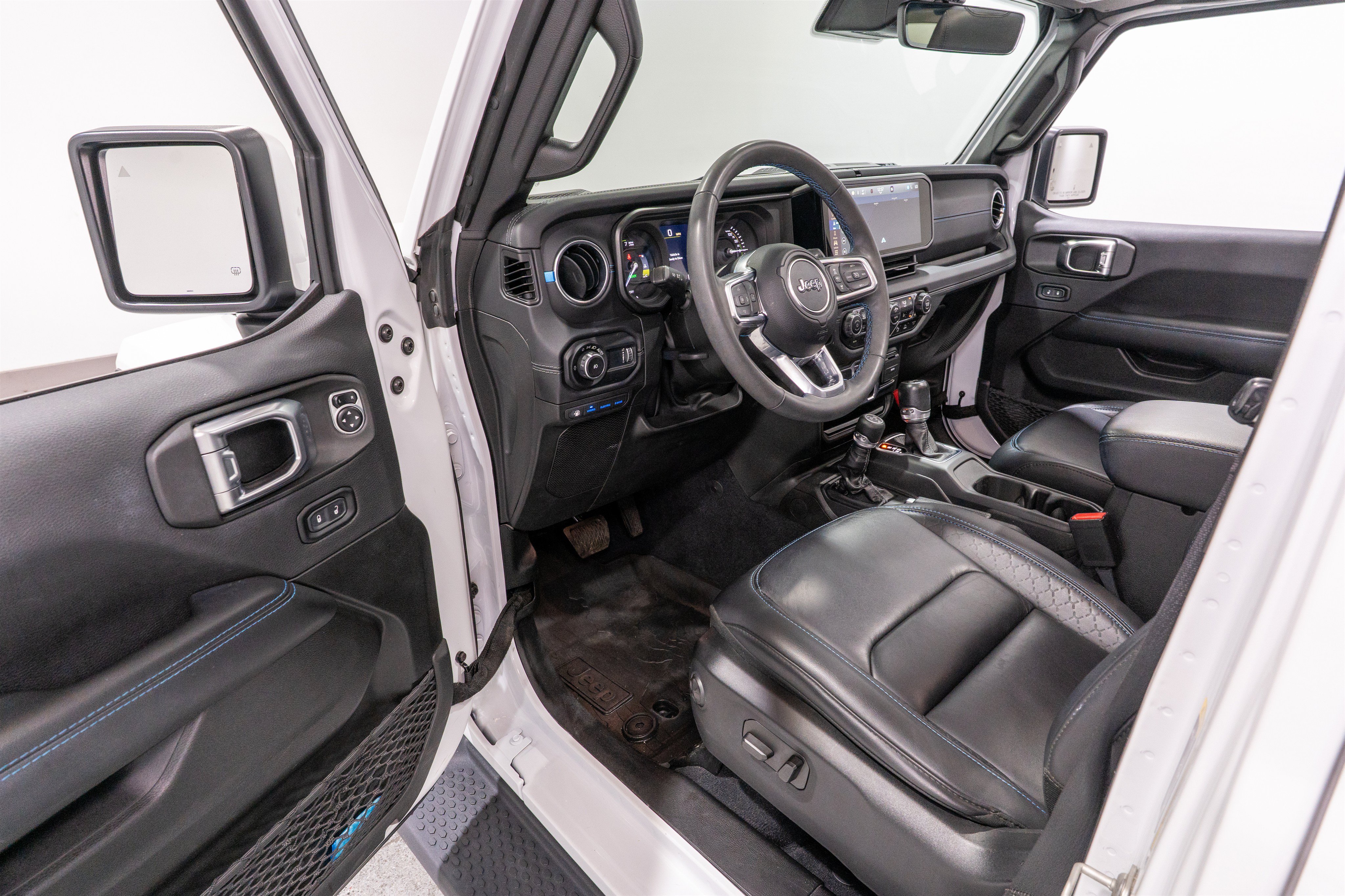 Used 2024 Jeep Wrangler High Altitude AWD/4WD image 12