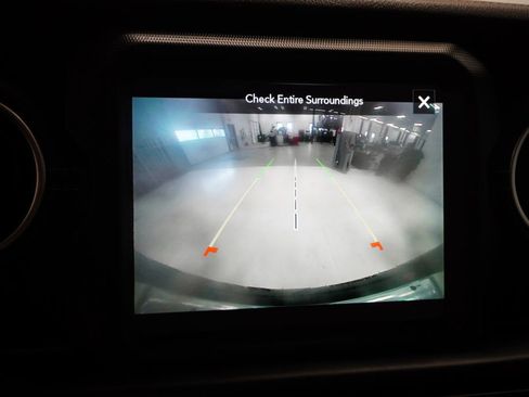 Certified 2022 Jeep Wrangler Unlimited Sahara w/ Cold Weather Group image 26