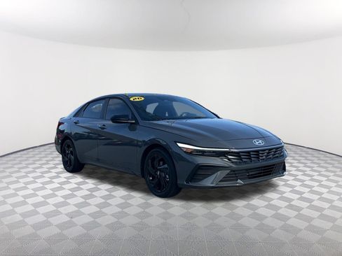 Used 2026 Hyundai Elantra Sport FWD image 3