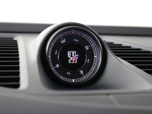 New 2026 Porsche Macan Electric image 16