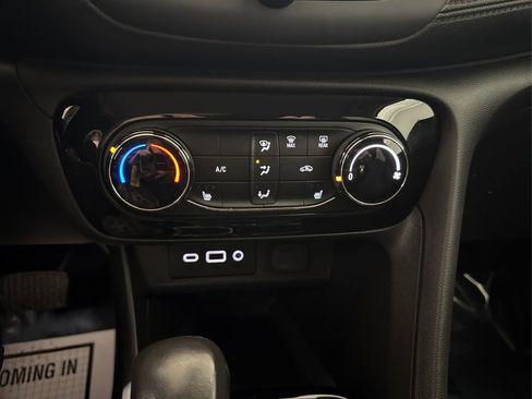 Used 2020 Buick Encore GX Preferred w/ Cold Weather Comfort Package image 31