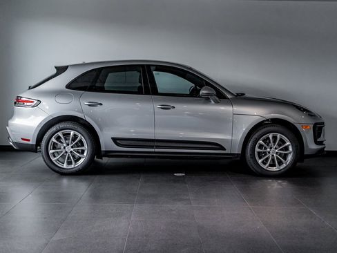 Used 2025 Porsche Macan image 8