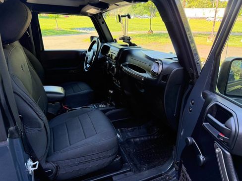 Used 2016 Jeep Wrangler Sport AWD/4WD image 26