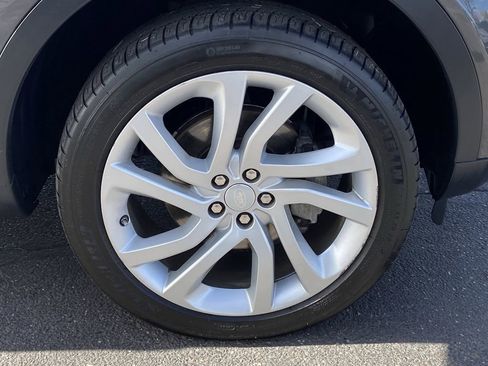 Used 2017 Land Rover Discovery Sport HSE Luxury image 11