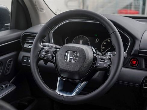 New 2025 Honda Pilot Touring image 21