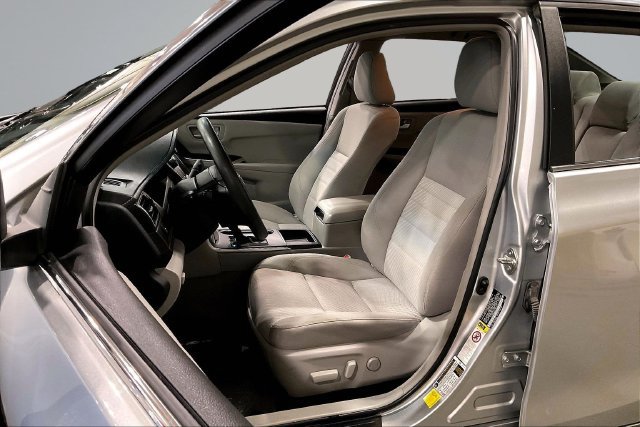 Used 2015 Toyota Camry LE FWD image 25