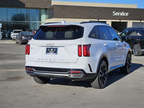 Used 2022 Kia Sorento SX image 4