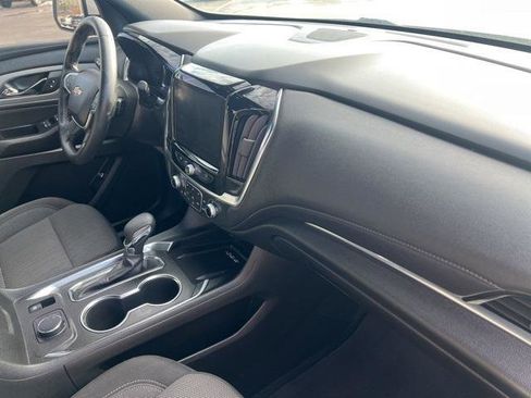 Used 2023 Chevrolet Traverse LT image 24