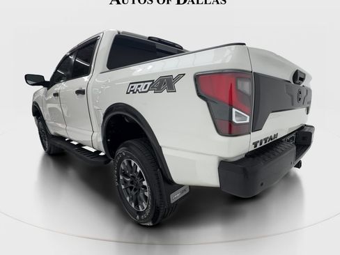 Used 2021 Nissan Titan PRO-4X AWD/4WD image 12