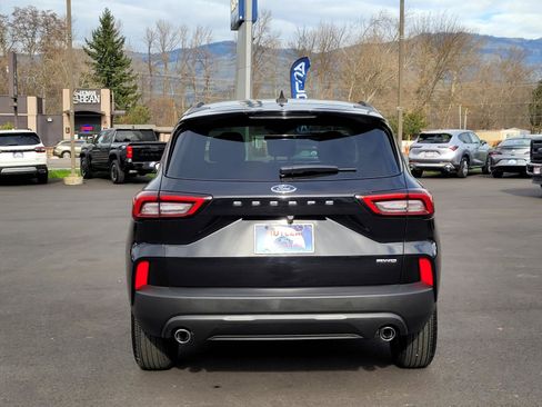 Used 2025 Ford Escape ST-Line image 6