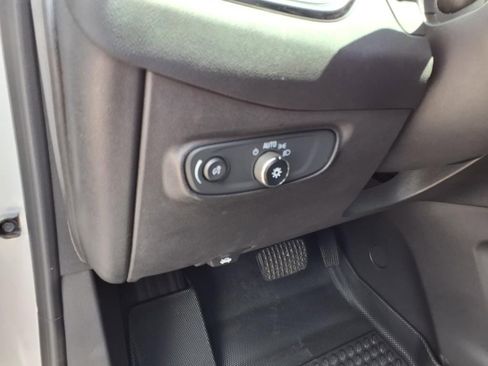 Used 2022 Chevrolet Equinox LT image 19