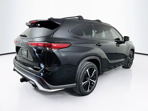 Used 2021 Toyota Highlander XSE AWD/4WD image 9