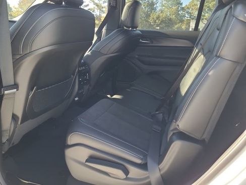 New 2025 Jeep Grand Cherokee L Altitude RWD image 9