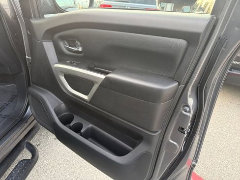 Used 2021 Nissan Titan SV w/ Accessory Utility Package image 28