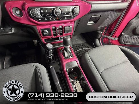 Used 2022 Jeep Wrangler Unlimited Sahara w/ Cold Weather Group AWD/4WD image 29