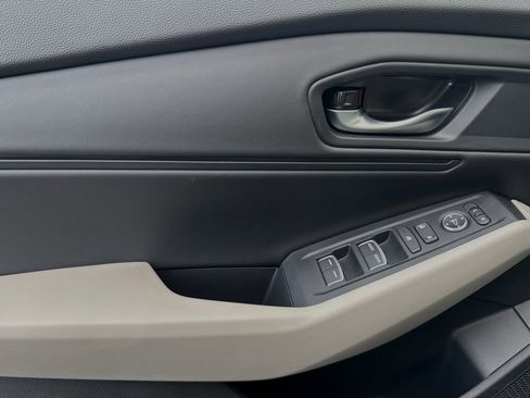 Used 2025 Honda Accord SE image 10